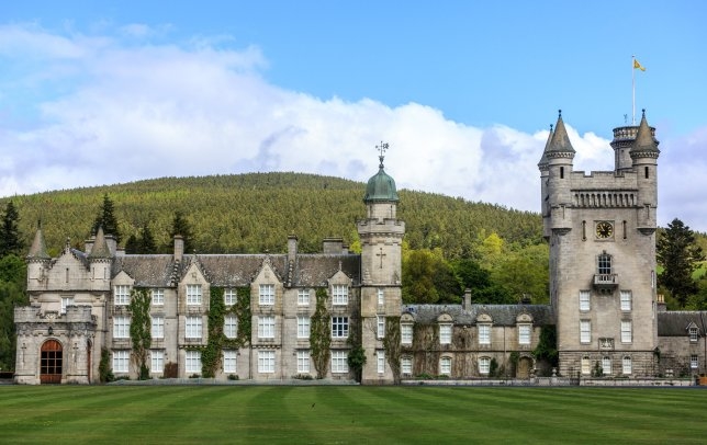 
Pháo đài Balmoral ở Scotland được cho là nơi yên nghỉ của Nữ hoàng.
