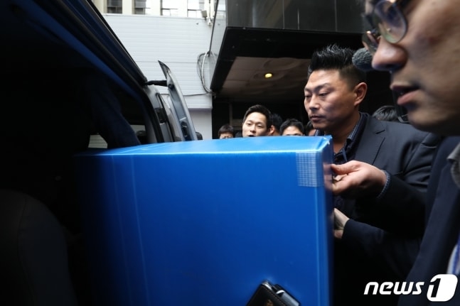 Cực HOT: Cảnh sát vào cuộc, xin lệnh bắt giữ Seungri và 4 nghi phạm trong vụ 