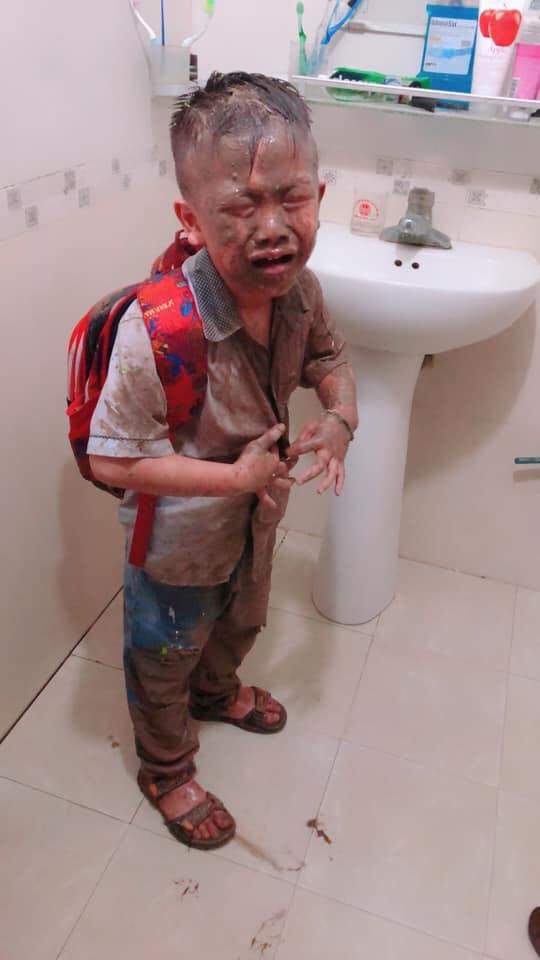 Nhìn vừa thương vừa buá»n cưá»i.