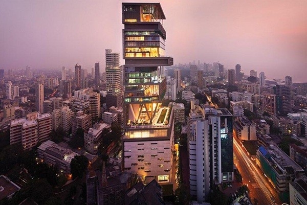 
Tòa nhà mang tên Antilia nổi tiếng bậc nhất tại thành phố Mumbai, Ấn Độ 