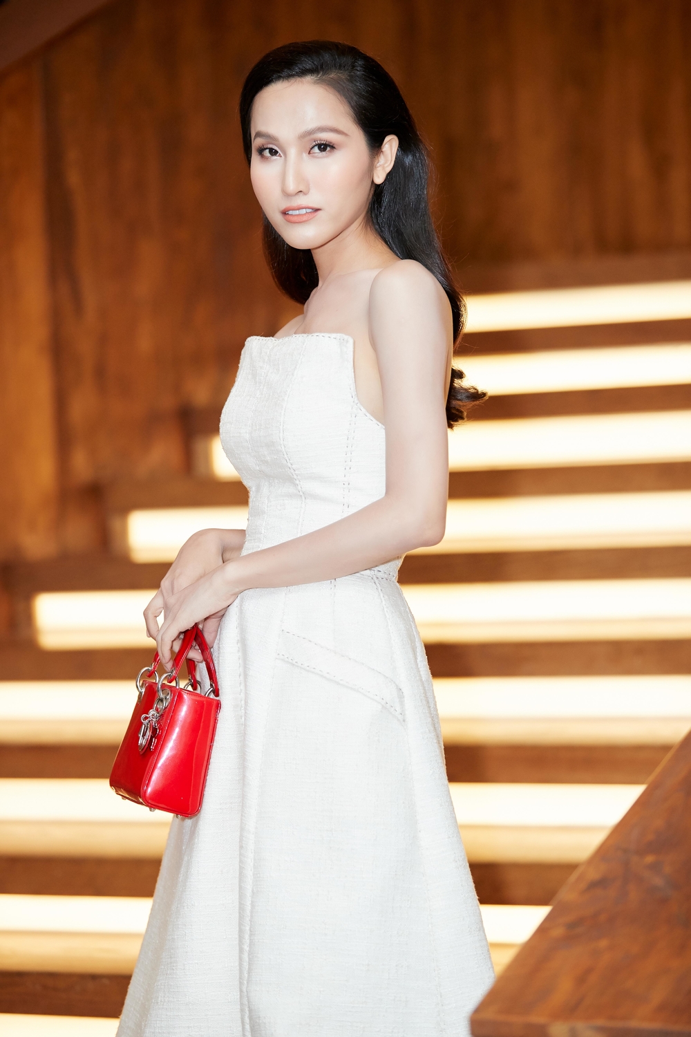 
Hoa hậu Chuyển giới đầu tiên của Việt Nam Hoài Sa cũng đến xem show thời trang của NTK Lê Thanh Hòa. 