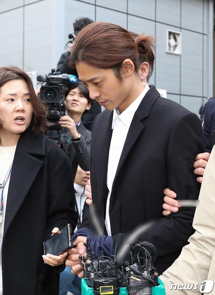 Jung Joon Young chính thức bị bắt giam: 7 năm tù và cái giá phải trả cho lối sống truỵ lạc, dung tục