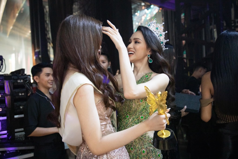 
Hơn cả danh hiệu, đại diện Việt Nam - Đỗ Nhật Hà đã thực sự là người chiến thắng trong lòng hàng nghìn người hâm mộ và cộng đồng LGBT Việt.