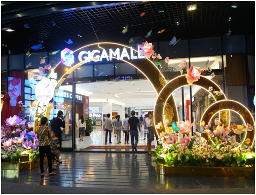 
TTTM Gigamall trang trí đẹp mắt chào đón khách hàng đến tham quan và mua sắm trong tháng 3 này.