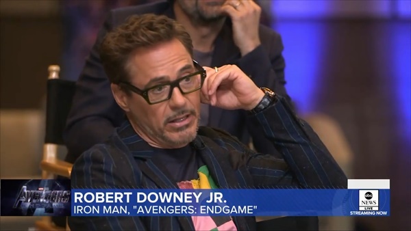  Robert Downey Jr. cÅ©ng khuyÃªn ngÆ°á»i xem nÃªn chuáº©n bá» trÆ°á»c khi ngá»i lÃ¬ 3 tiáº¿ng liá»n.