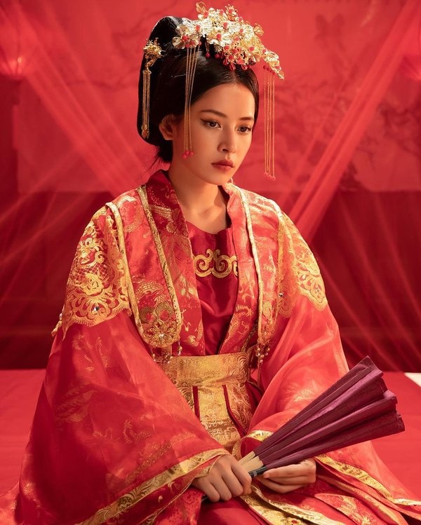  
Từ hôm nay, hãy gọi Chi Pu là "nữ hoàng" Instagram của Vpop.