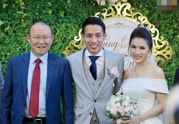 
Thầy Park cũng đến dự lễ cưới này