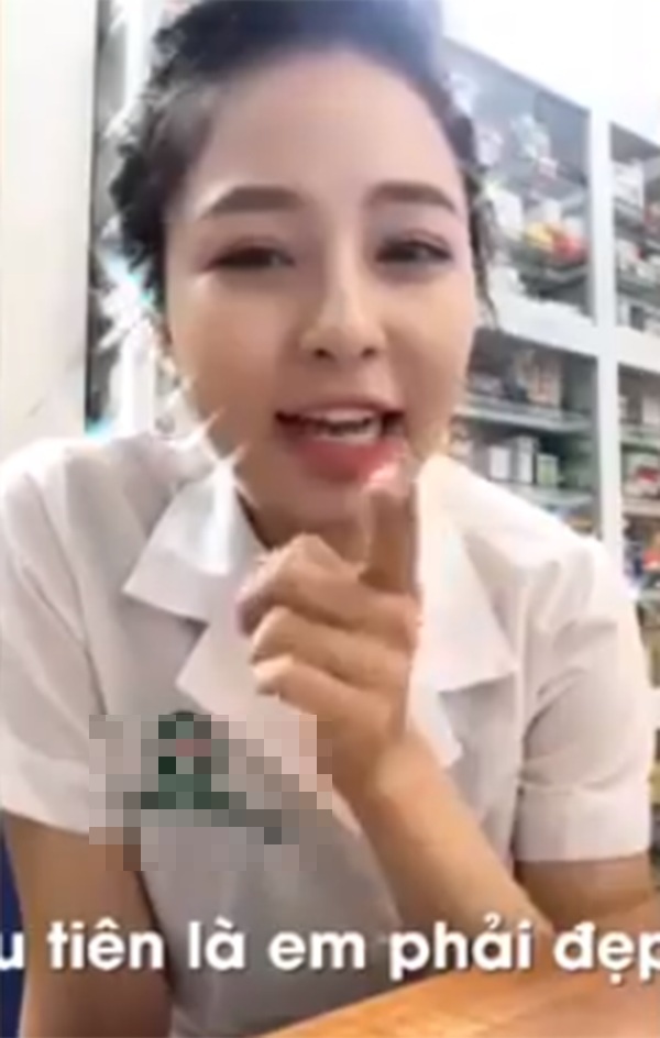 Hotgirl Trâm Anh livestream chia sẻ gây sốc: 