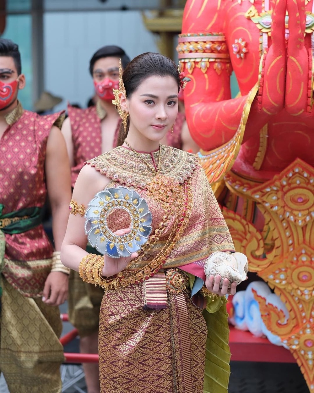 Những nữ thần Songkran đẹp nhất lễ hội năm nay: Ai cũng đẹp như tiên nữ