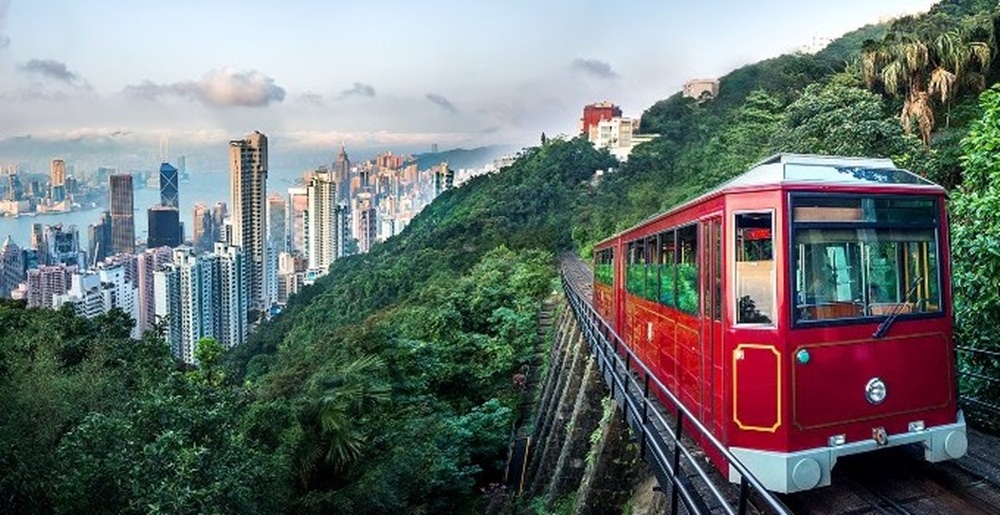 Nhật Tinh Anh chia sẻ với người hâm mộ kinh nghiệm du lịch Hong Kong