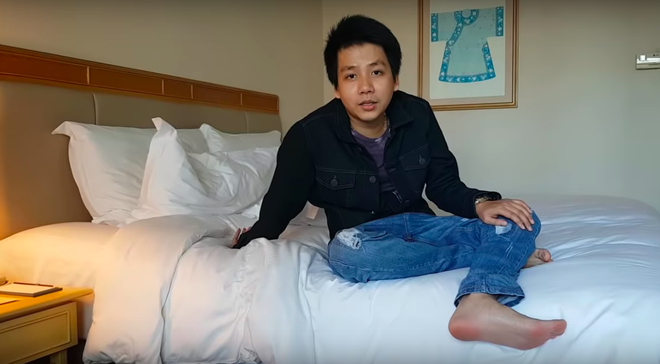  
Hot YouTuber đã từng review cực chân thực về một khách sạn 5 sao tại Sài Gòn trong video của mình 