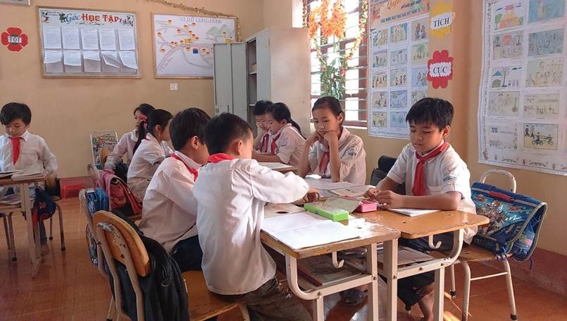  
Việc học của người Việt thường bắt đầu ở độ tuổi còn nhỏ