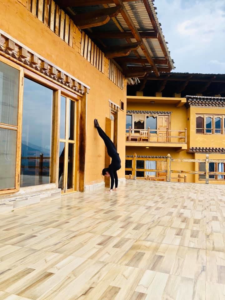 Vừa tung ảnh kỉ niệm 11 năm ngày cưới, Ốc Thanh Vân khoe cơ thể dẻo dai giữa thiên nhiên Bhutan - Tin sao Viet - Tin tuc sao Viet - Scandal sao Viet - Tin tuc cua Sao - Tin cua Sao