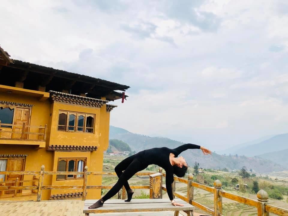Vừa tung ảnh kỉ niệm 11 năm ngày cưới, Ốc Thanh Vân khoe cơ thể dẻo dai giữa thiên nhiên Bhutan - Tin sao Viet - Tin tuc sao Viet - Scandal sao Viet - Tin tuc cua Sao - Tin cua Sao