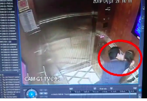 
Bé gái 6 - 7 tuổi bị cưỡng hôn bên trong thang máy 