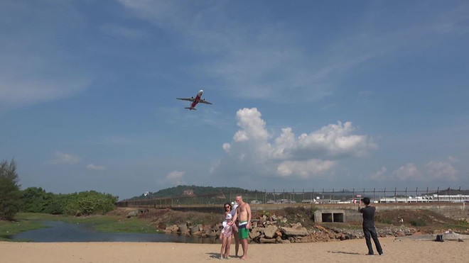  
Có thể Thái Lan sẽ áp dụng mức án tử hình cho những du khách chụp ảnh trên bãi biển Mai Khao gây cản trở máy bay​.
