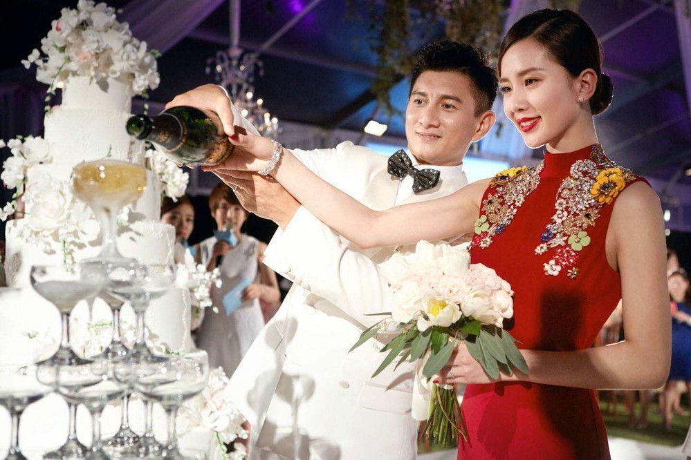  
Sau 4 năm kết hôn, Lưu Thi Thi và Ngô Kỳ Long cũng có con đầu lòng. 