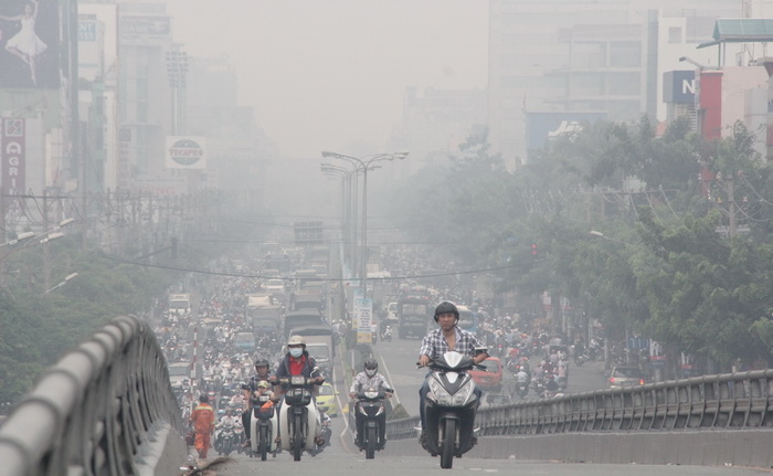 
Giá trị bụi PM2.5 trung bình năm 2018 tại Hà Nội là 40,8 µg/m3, tại TPHCM là 26,9 µg/m3