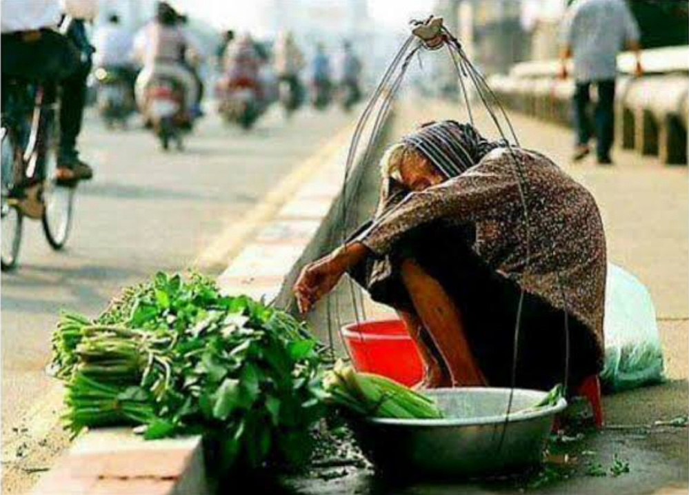 Mẹ luôn là người dành những điều tốt đẹp nhất cho con dù có đang đau ốm, bệnh tật. Mẹ luôn là người dành những điều tốt đẹp nhất cho con dù có đang đau ốm, bệnh tật.