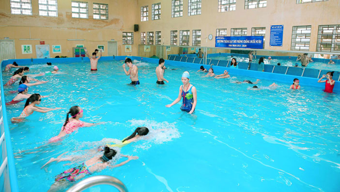 Bể bơi được xem là một trong những nơi "biến thái" dễ xuất hiện