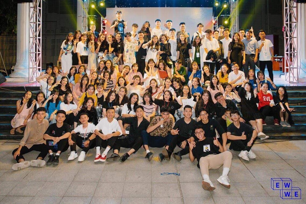  
Đội ngũ thành viên EC Cyborg 2019 - Học sinh trường THPT chuyên Đại học Vinh.