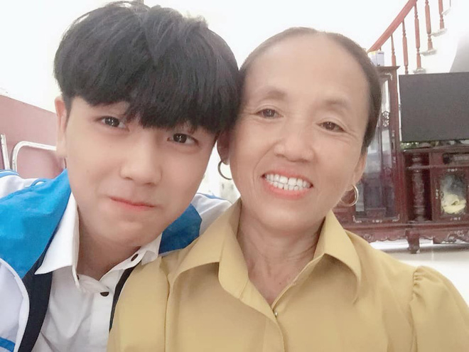  Bạn Nguyễn Đức Phương và bà Tân.