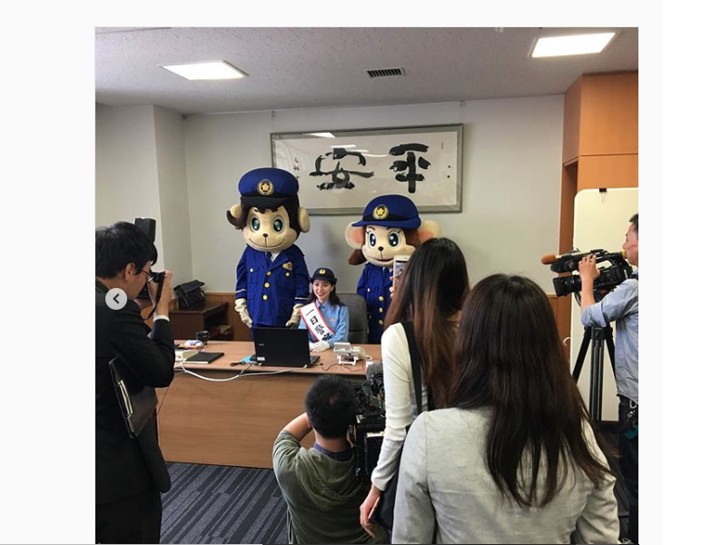  
Truyền thông Nhật Bản phỏng vấn cũng như ghi hình sự kiện quan trọng này cùng sự có mặt của hotgirl Mẫn Tiên