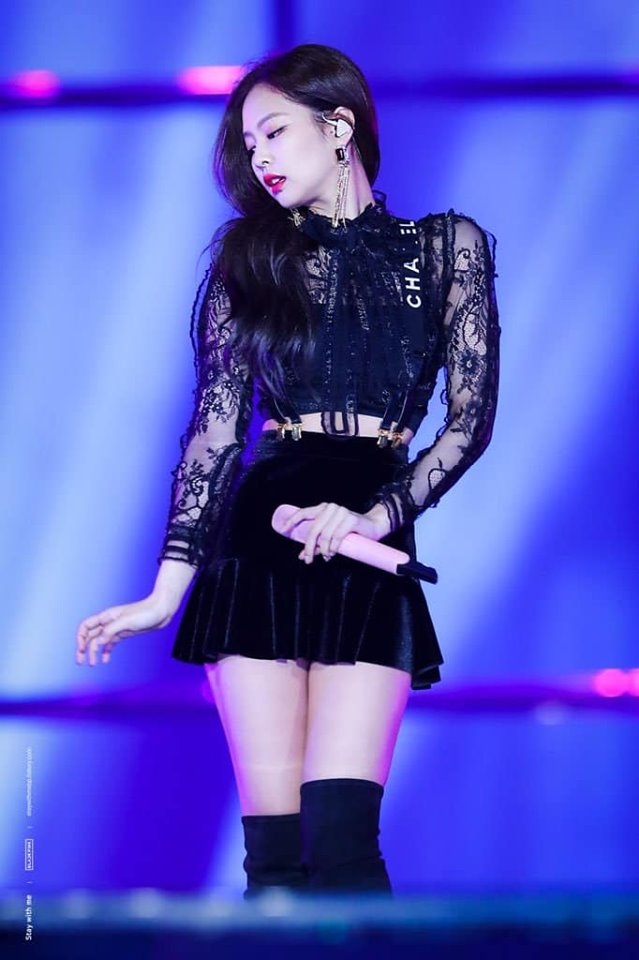 Jennie (BLACKPINK) - nữ nghệ sĩ solo đầu tiên của Kpop có MV 300 triệu lượt xem