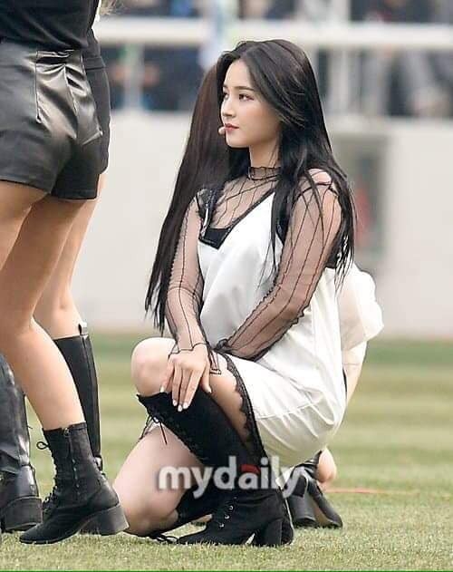 Body Jennie đã đẹp lại ngày càng đẹp hơn, netizen khuyên Nancy nên nhìn mà học tập