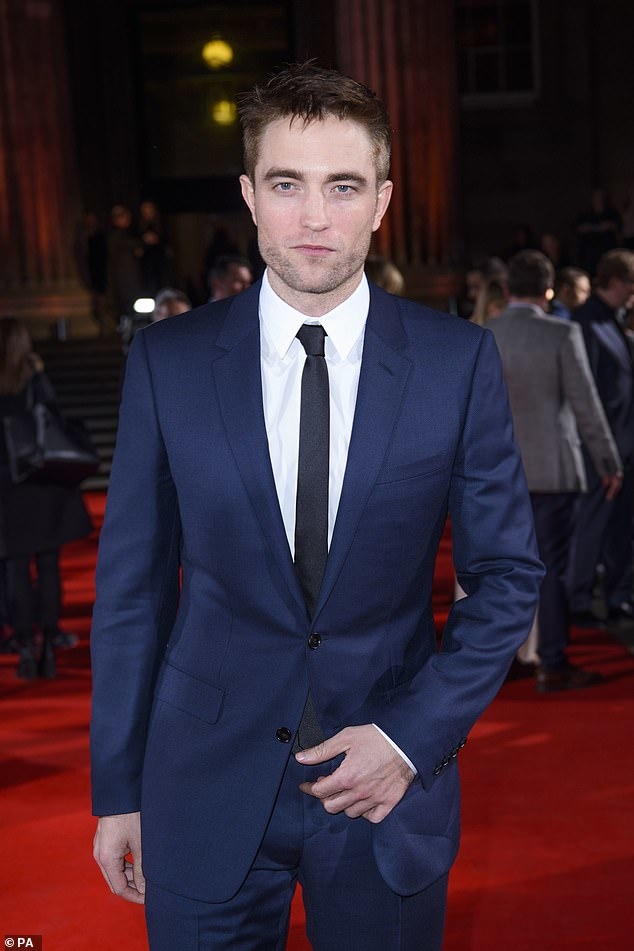  
Nam diễn viên Robert Pattinson điển trai. 