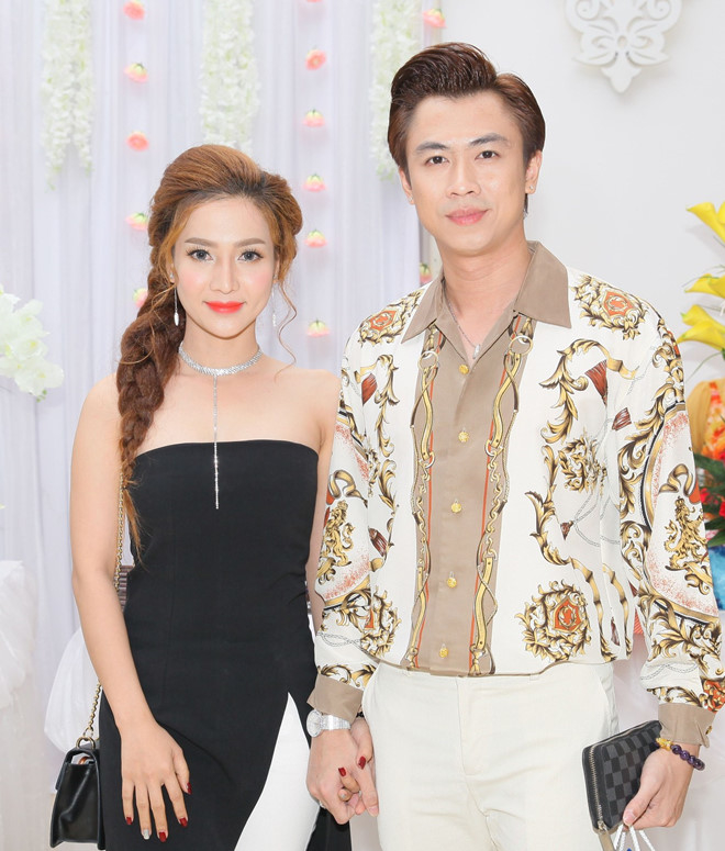 
Hồ Việt Trung và vợ cũ Mi Vân sau nhiều lần tan hợp thì mới đây đã chính thức chia tay - Tin sao Viet - Tin tuc sao Viet - Scandal sao Viet - Tin tuc cua Sao - Tin cua Sao