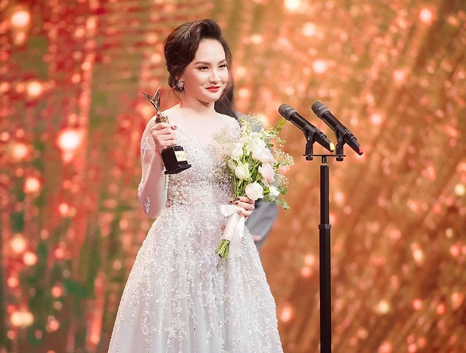 
Với vai diễn Minh Vân trong Sống chung với mẹ chồng, Bảo Thanh đã xuất sắc ẳm thưởng lớn tại VTV Awards - Tin sao Viet - Tin tuc sao Viet - Scandal sao Viet - Tin tuc cua Sao - Tin cua Sao