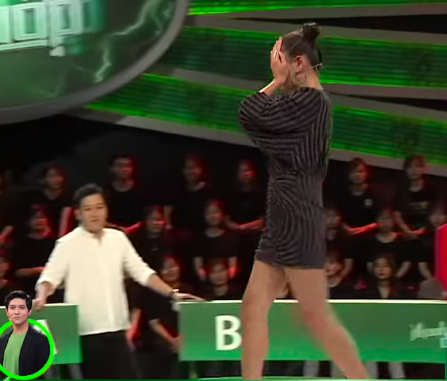 Võ Hoàng Yến bịt mắt đi catwalk giúp Tim chiến thắng Trường Giang - Hari Won