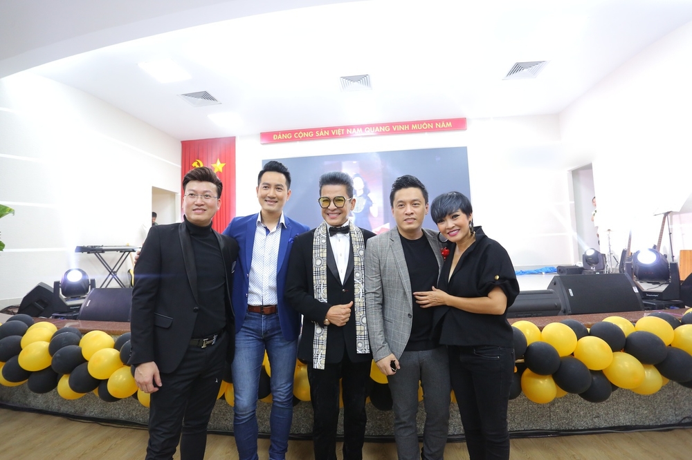 Dàn sao Việt đến ủng hộ nhạc sĩ Sỹ Luân trở lại sau 10 năm bị tai nạn