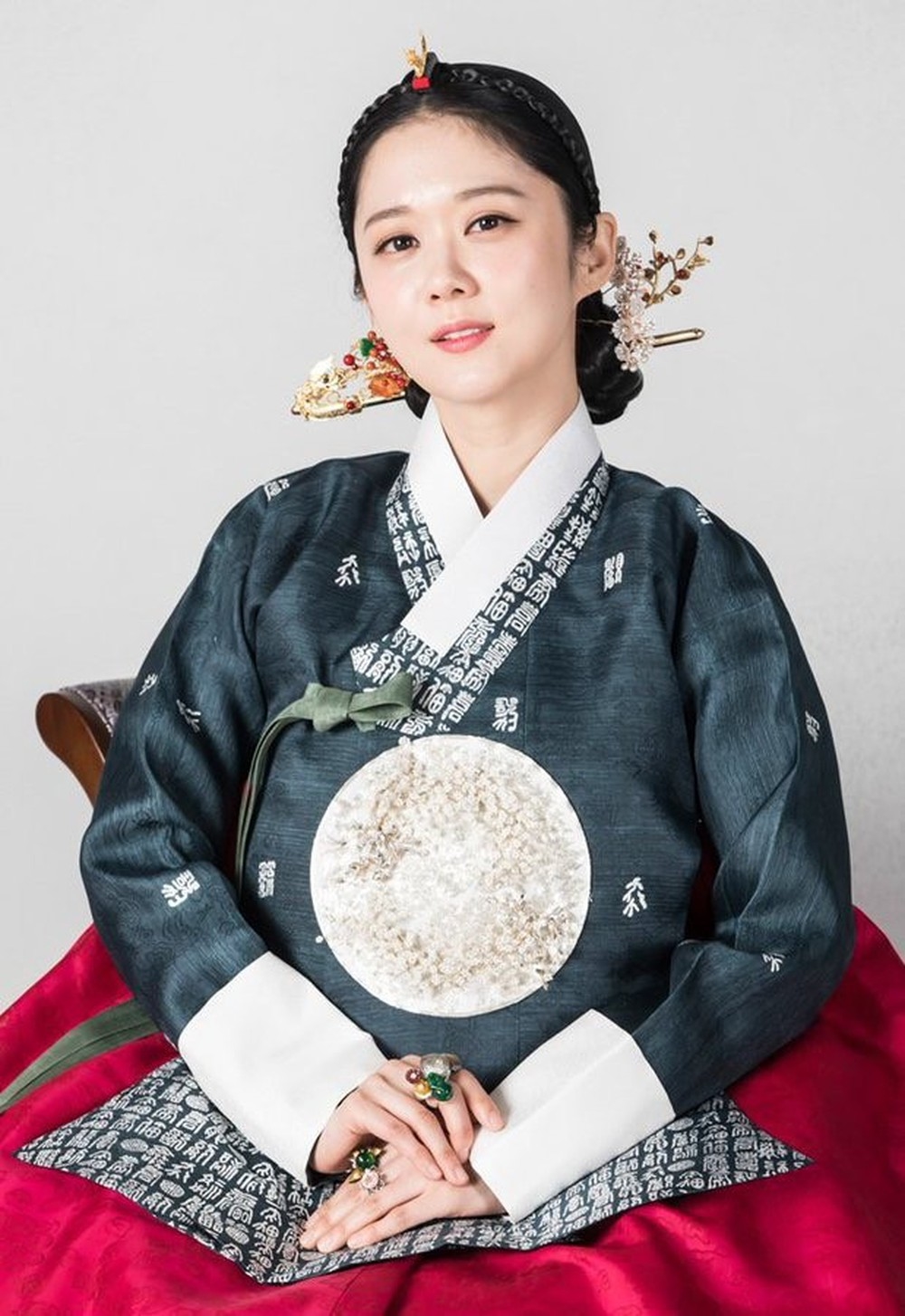  
Vai diễn gần nhất của cô là hoàng hậu Oh Sunny trong phim "cung đấu" Hàn The Last Empress.