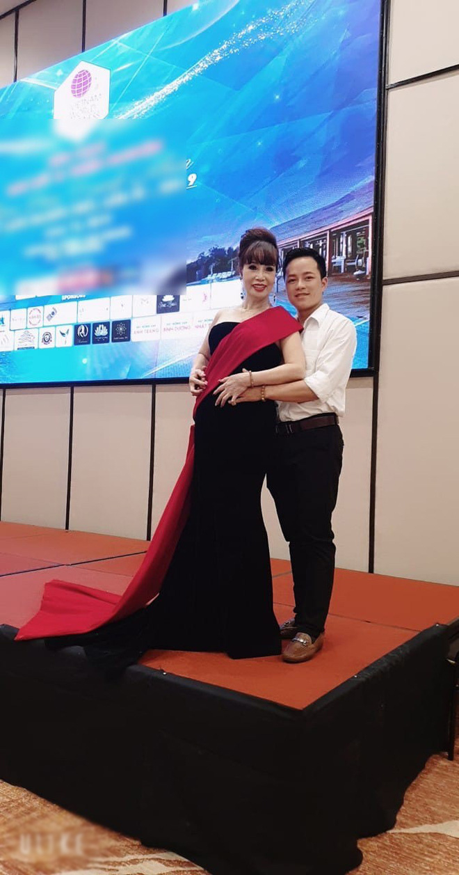 Sau lùm lùm mang thai thai giả, cô dâu 62 tuổi sang Indonesia dự thi Hoa hậu