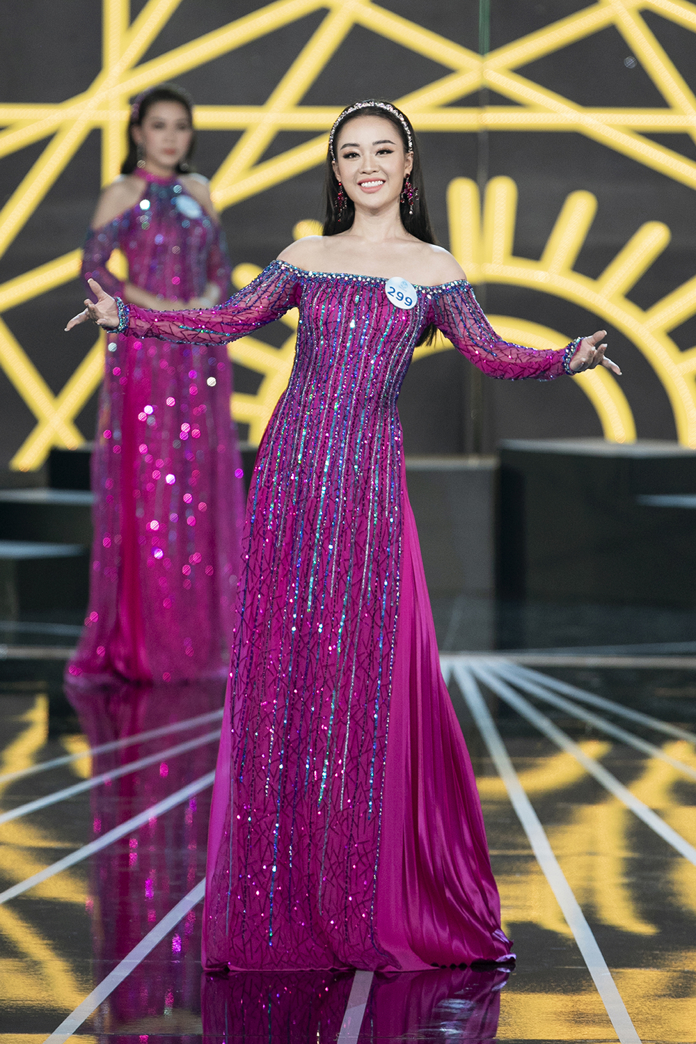 “Hào quang” - Mảnh ghép hoàn hảo của NTK Brian Võ trong đêm Chung khảo phía Nam Miss World Việt Nam