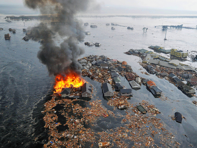  
Hình ảnh nước Nhật tan hoang sau trận sóng thần lịch sử năm 2011.