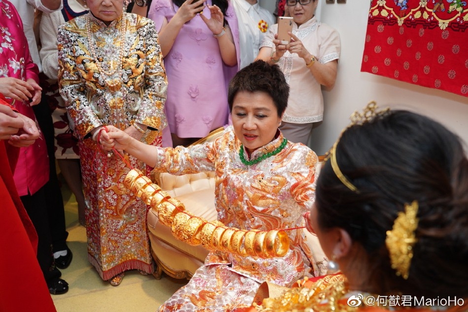 Mặc ai chê kém sắc, ái nữ trùm sòng bạc Macau vẫn được chồng tặng sính lễ toàn vàng ròng