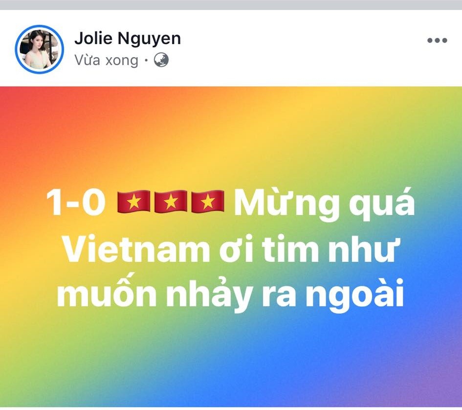 
Hoa hậu Jolie Nguyễn rất hào hứng trước chiến tích của đội nhà tại King's Cup 2019. - Tin sao Viet - Tin tuc sao Viet - Scandal sao Viet - Tin tuc cua Sao - Tin cua Sao