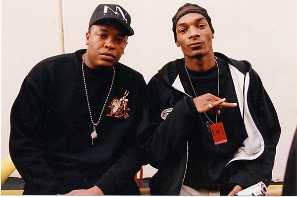  
Dr.Dre người khai sáng cái tên Snoop Dogg, đưa anh chạm đến những vinh quang của cuộc đời mình