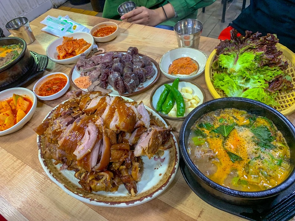 
Những món ăn hấp dẫn đầy màu sắc tại Hàn Quốc.