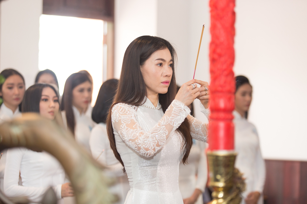 Dàn thí sinh Miss World Việt Nam khoe nhan sắc thanh tân trong tà áo dài trắng - Tin sao Viet - Tin tuc sao Viet - Scandal sao Viet - Tin tuc cua Sao - Tin cua Sao