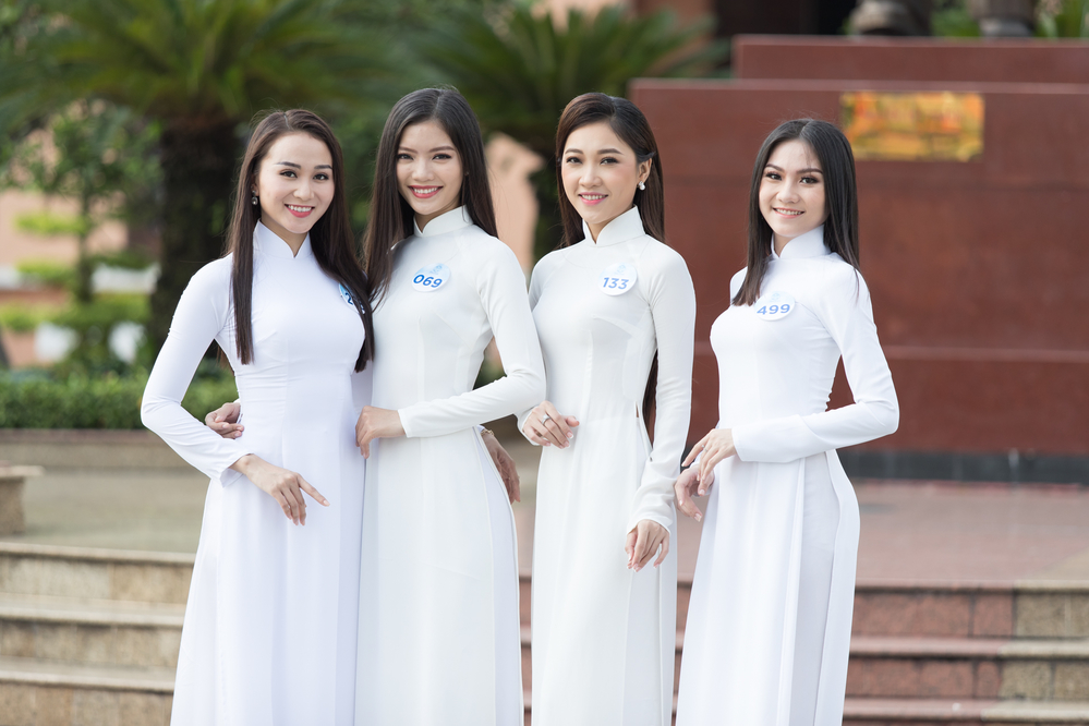 Dàn thí sinh Miss World Việt Nam khoe nhan sắc thanh tân trong tà áo dài trắng - Tin sao Viet - Tin tuc sao Viet - Scandal sao Viet - Tin tuc cua Sao - Tin cua Sao