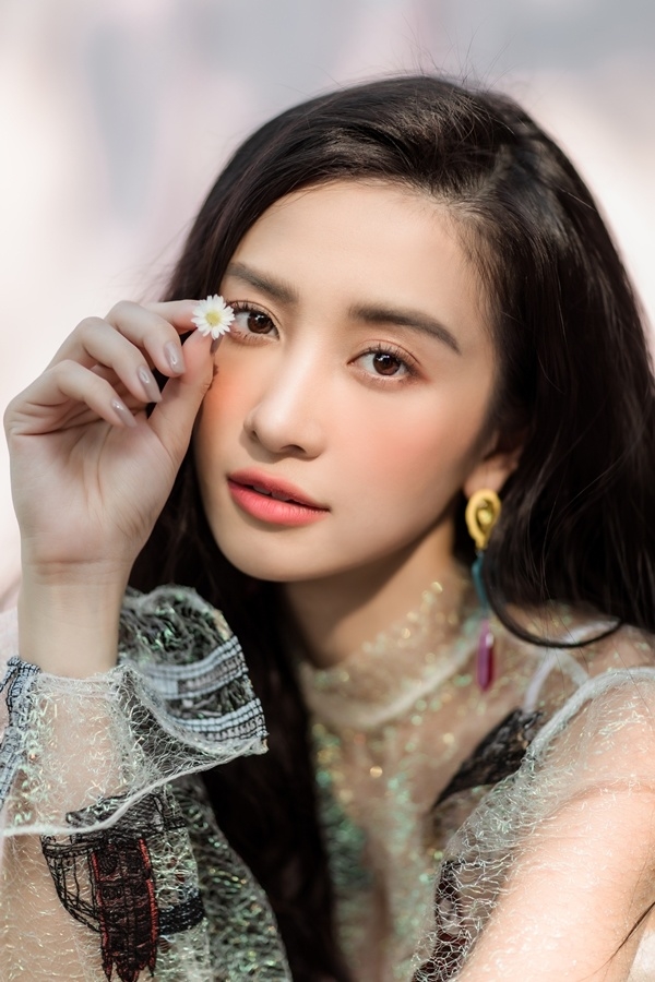 Jun Vũ - nữ diễn viên xinh đẹp và triển vọng của màn ảnh Việt