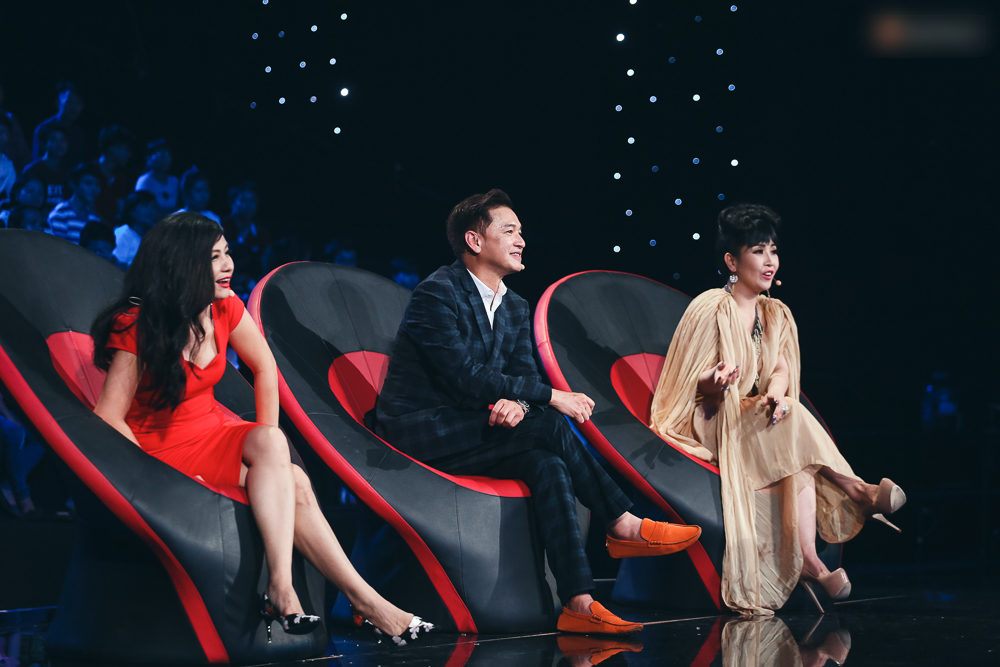  
Quang Minh ngồi vị trí giám khảo trên chương trình Hoán Đổi - Tin sao Viet - Tin tuc sao Viet - Scandal sao Viet - Tin tuc cua Sao - Tin cua Sao