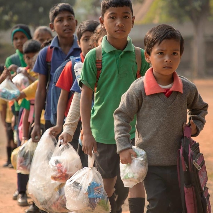 Không dùng giấy vệ sinh, thu học phí bằng nhựa thải… Ấn Độ cứ như một hành tinh khác vậy