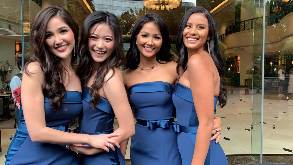  
Bốn nàng Hậu vui mừng khôn xiết khi gặp lại nhau sau gần 1 năm chinh chiến tại Miss Univese 2018. - Tin sao Viet - Tin tuc sao Viet - Scandal sao Viet - Tin tuc cua Sao - Tin cua Sao