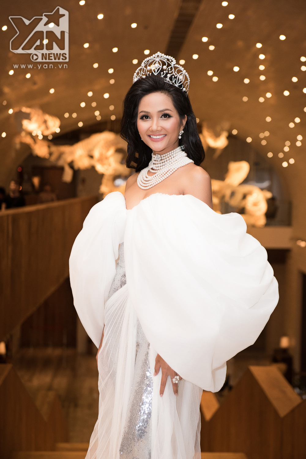 H'Hen Niê cùng dàn người đẹp Miss Univese làm phù dâu cho Hoa hậu Thái Lan - Tin sao Viet - Tin tuc sao Viet - Scandal sao Viet - Tin tuc cua Sao - Tin cua Sao