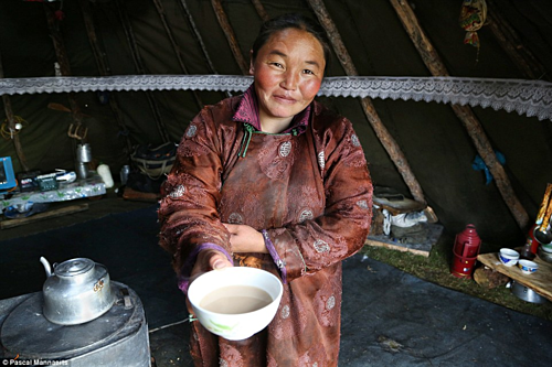  
Hyaram là trà sữa được ưa chuộng vào mùa hè